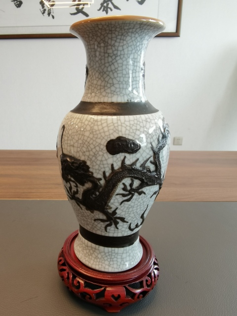古玩陶瓷***趕珠五爪龍龍紋觀音瓶拍賣,當(dāng)前價格750元