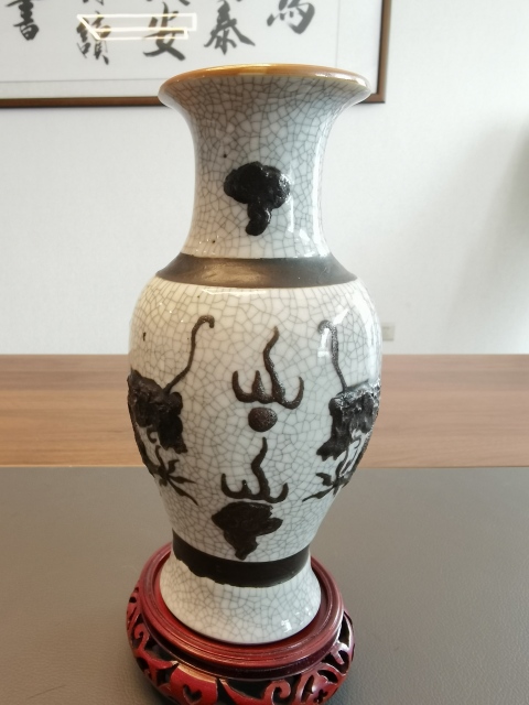 古玩陶瓷***趕珠五爪龍龍紋觀音瓶拍賣,當(dāng)前價格750元