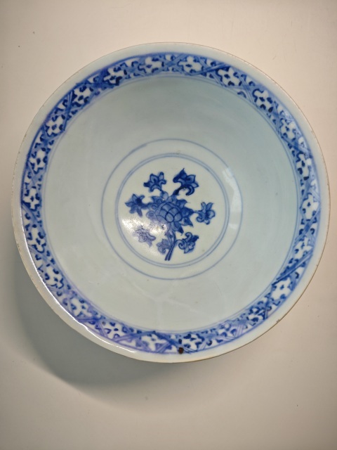 古玩陶瓷明嘉靖青花夔龍紋茶碗拍賣，當(dāng)前價(jià)格6543元