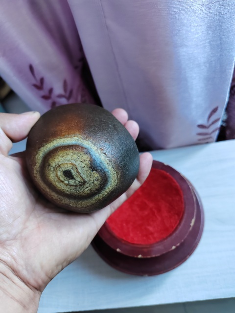 古玩玉器天然龍眼瑪瑙原石拍賣,當(dāng)前價(jià)格17777元