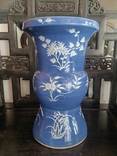 古玩陶瓷藍釉堆白花卉紋渣斗拍賣,當前價格12000元