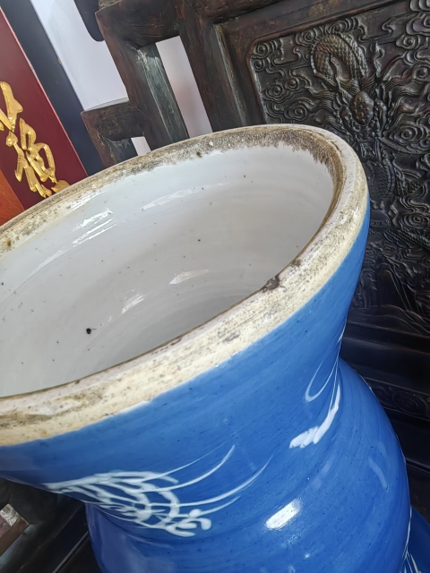 古玩陶瓷藍釉堆白花卉紋渣斗拍賣,當前價格12000元