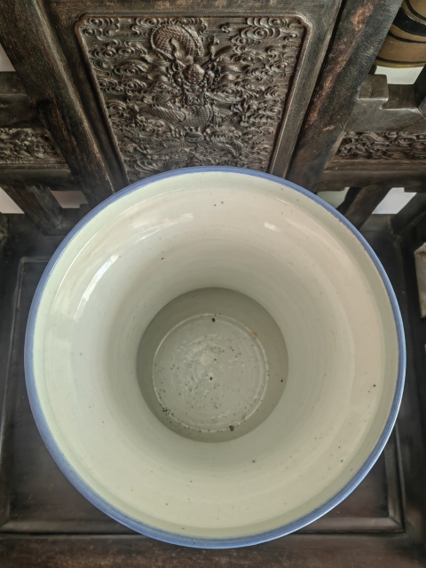 古玩陶瓷藍釉堆白花卉紋渣斗拍賣,當前價格12000元
