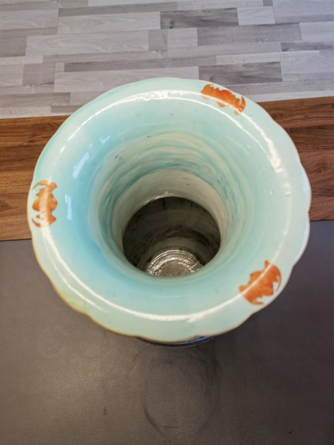 古玩陶瓷黃釉粉彩人物故事貼塑螭龍獅耳瓶拍賣，當前價格22800元