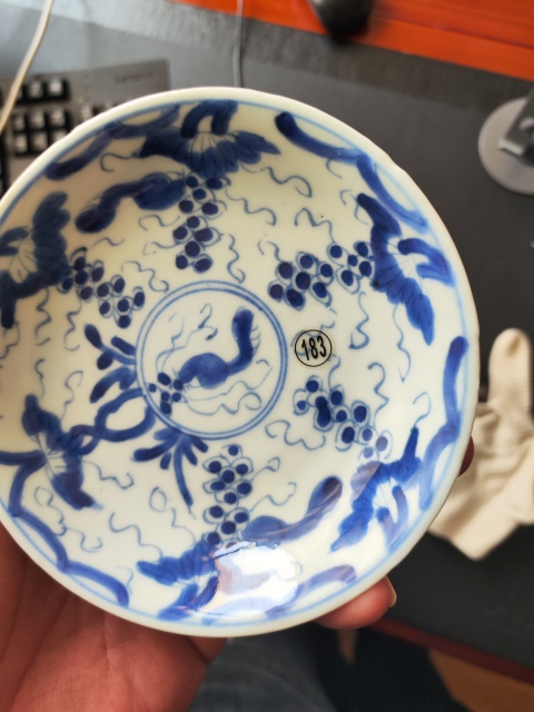 古玩陶瓷青花松鼠葡萄盤拍賣,當前價格900元