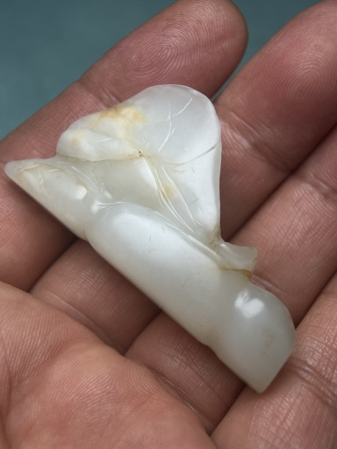 古玩玉器清代白玉籽料蓮藕墜拍賣，當前價格6800元