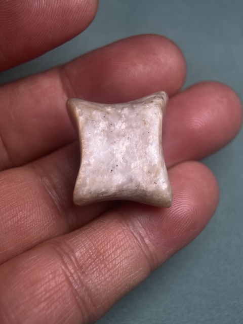 古玩玉器遼金嘎拉哈拍賣,當前價格4600元