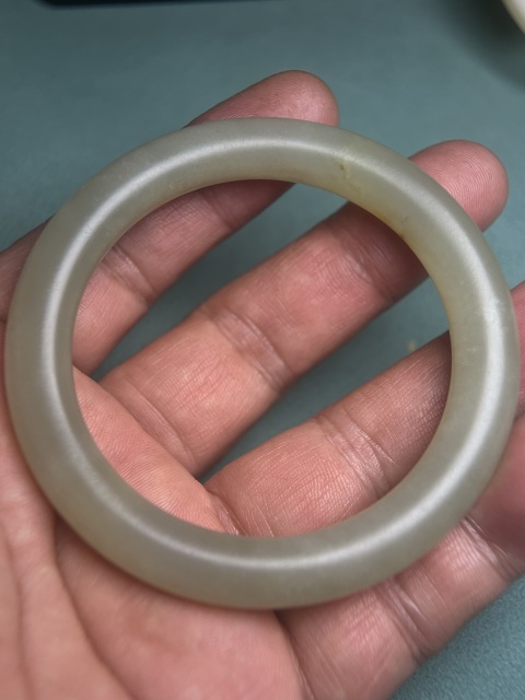 古玩玉器紅沁玉鐲子拍賣，當(dāng)前價(jià)格7600元