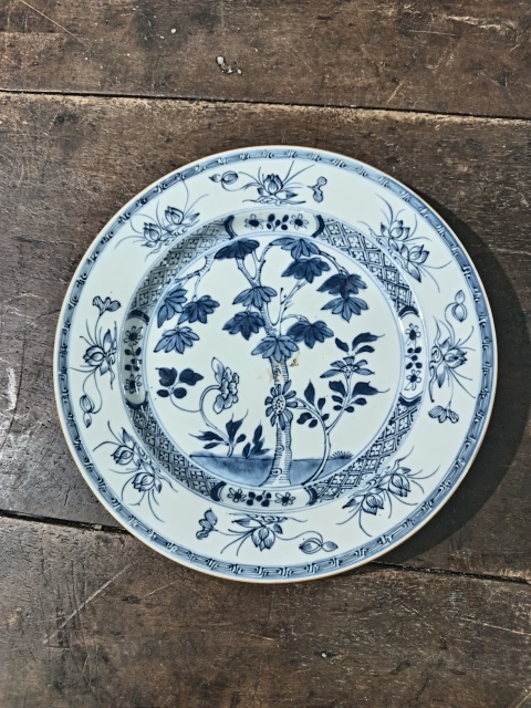 古玩陶瓷清康熙青花荷池梧桐紋盤拍賣，當(dāng)前價格2200元