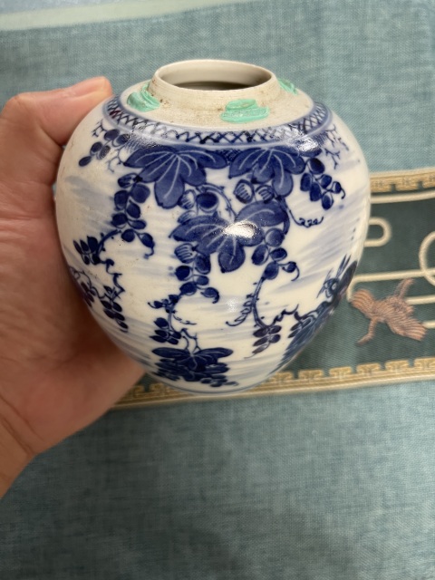 古玩陶瓷清.乾隆 青花松鼠葡萄紋飾蓋罐拍賣，當前價格20000元