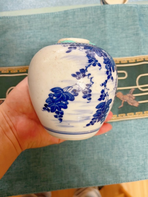 古玩陶瓷清.乾隆 青花松鼠葡萄紋飾蓋罐拍賣，當前價格20000元
