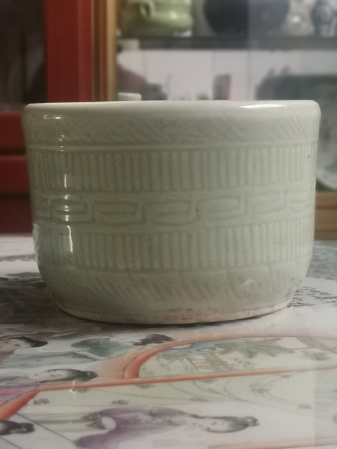 古玩陶瓷豆青釉刻回文筒式爐拍賣(mài)，當(dāng)前價(jià)格2188元