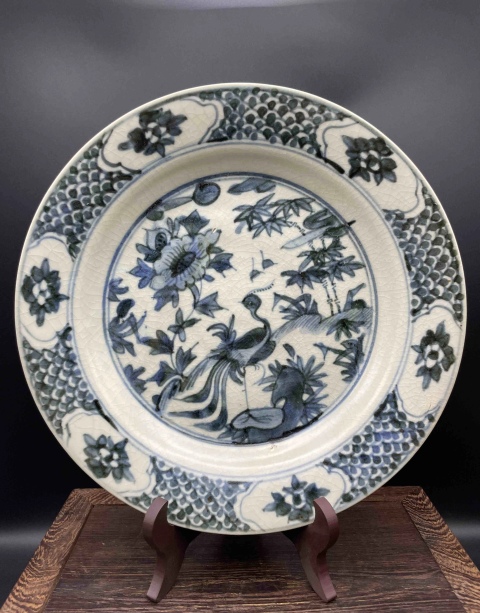 古玩陶瓷明代青花鳳穿牡丹圖折沿盤（有保真卡）拍賣，當前價格4680元