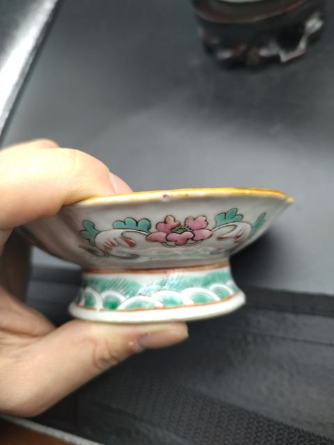 古玩陶瓷粉彩皮球花供盤拍賣,當前價格850元