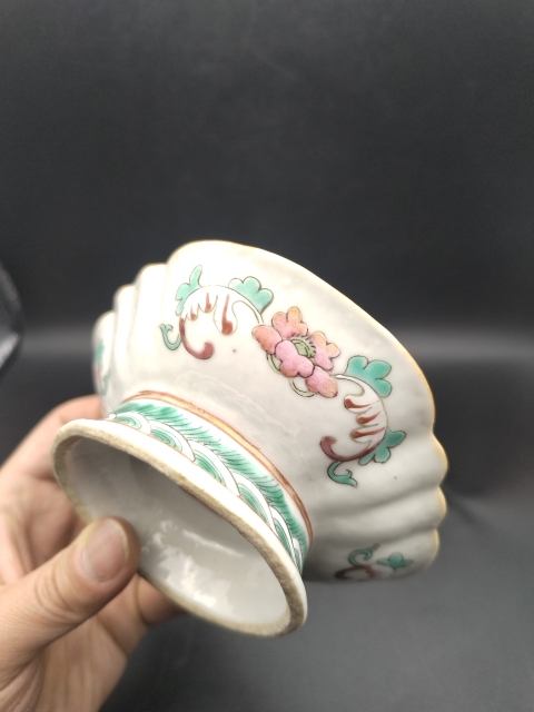 古玩陶瓷粉彩皮球花供盤拍賣,當前價格850元