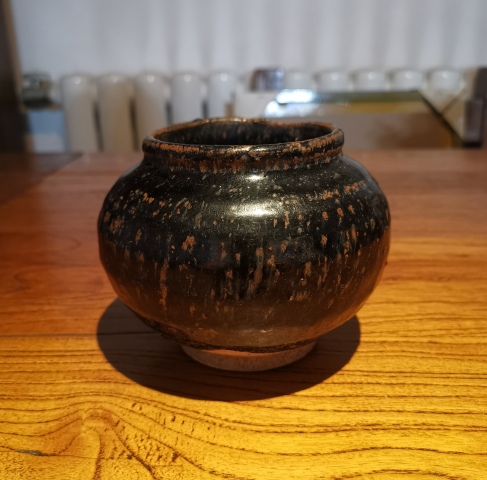 古玩陶瓷金元黑釉鐵銹斑茶入拍賣,當前價格299元