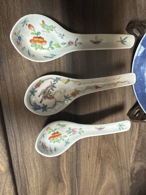 古玩陶瓷蝶紋粉彩湯勺拍賣,當前價格600元
