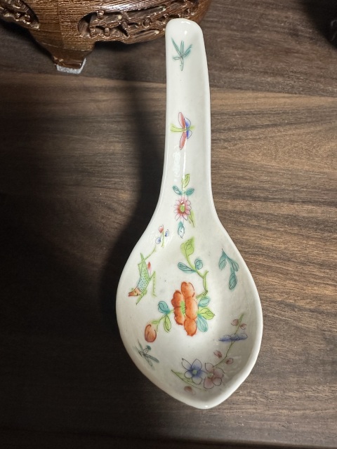 古玩陶瓷蝶紋粉彩湯勺拍賣,當前價格600元