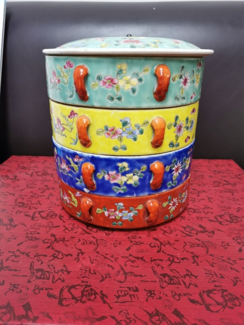 古玩陶瓷粉彩花卉紋食盒拍賣，當前價格5500元