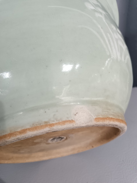 古玩陶瓷晚清?豆青釉堆白花卉紋花盆拍賣,當前價格3200元