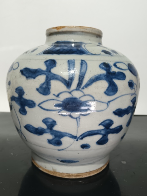 古玩陶瓷明末清初花卉紋青花罐拍賣,當前價格4600元