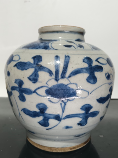 古玩陶瓷明末清初花卉紋青花罐拍賣,當前價格4600元