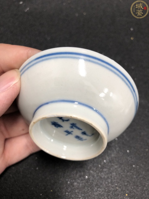 古玩陶瓷一對大清光緒年製本朝官窯款青花纏枝花卉筆添拍賣,當(dāng)前價格2980元