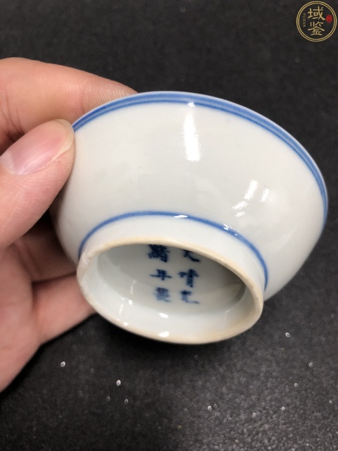 古玩陶瓷一對大清光緒年製本朝官窯款青花纏枝花卉筆添拍賣,當(dāng)前價格2980元