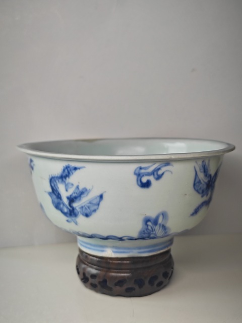 古玩陶瓷明中期青花海水翼龍紋墩式碗拍賣,當前價格6543元