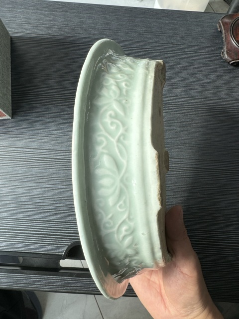 古玩陶瓷清嘉道·冬青釉刻花水仙盆拍賣,當前價格4800元