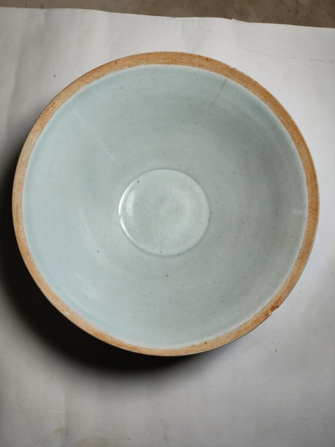 古玩陶瓷湖田窯刻仰蓮紋面包碗拍賣,當前價格2600元