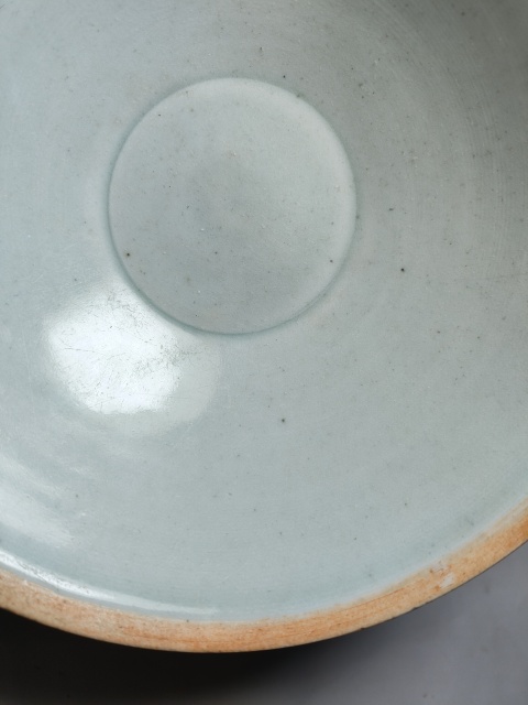 古玩陶瓷湖田窯刻仰蓮紋面包碗拍賣,當前價格2600元