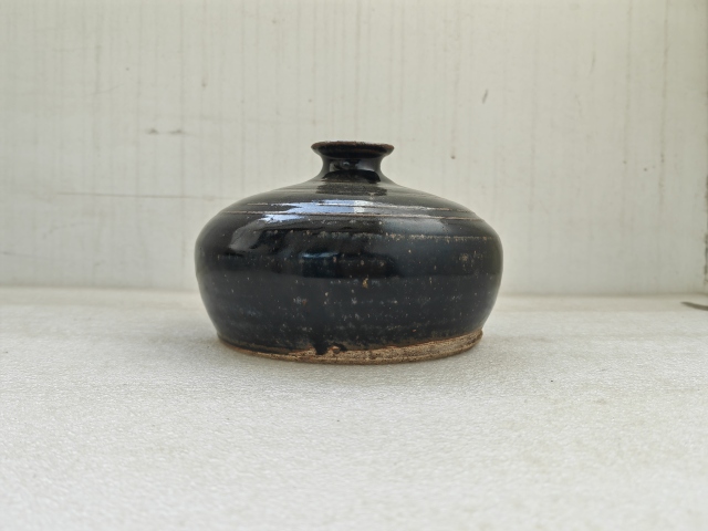 古玩陶瓷褐釉瓶拍賣，當前價格998元