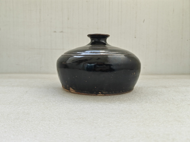 古玩陶瓷褐釉瓶拍賣，當前價格998元