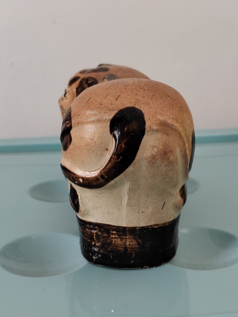 古玩陶瓷白地褐彩貓枕拍賣,當(dāng)前價(jià)格1500元