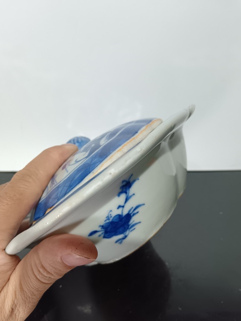 古玩陶瓷清中早期乾隆青花神龕恭盒拍賣,當(dāng)前價格2650元