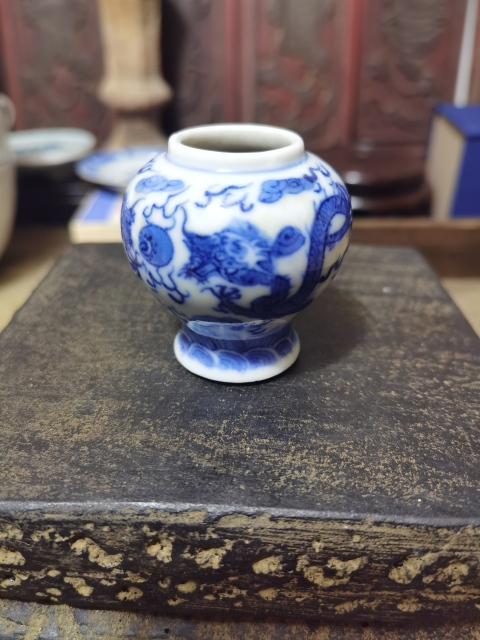 古玩陶瓷青花趕珠龍紋罐拍賣，當前價格5000元