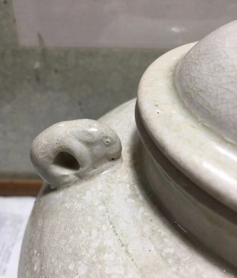 古玩陶瓷隋唐·兔系白瓷蓋罐拍賣,當(dāng)前價(jià)格60000元