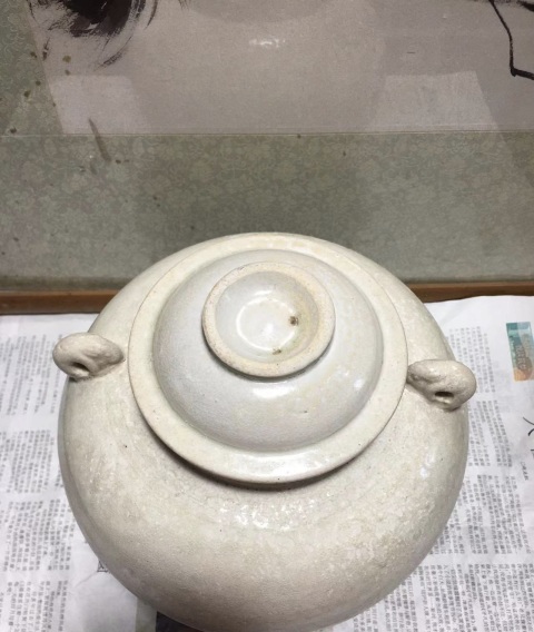 古玩陶瓷隋唐·兔系白瓷蓋罐拍賣,當(dāng)前價(jià)格60000元