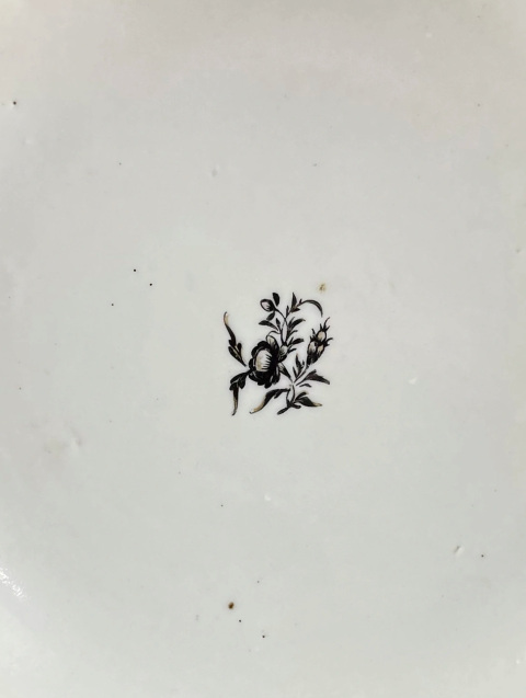 古玩陶瓷（套裝）清乾隆花卉紋描金碗盤一套拍賣，當前價格1700元