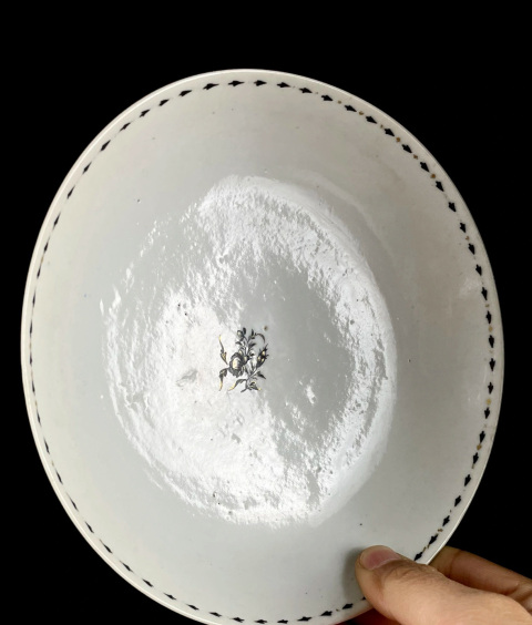古玩陶瓷（套裝）清乾隆花卉紋描金碗盤一套拍賣，當前價格1700元