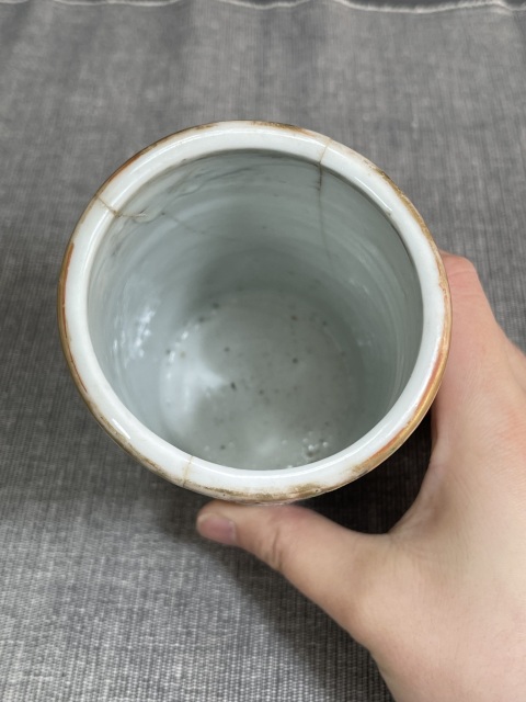 古玩陶瓷人物花鳥蝶紋廣彩筆筒拍賣，當前價格200元