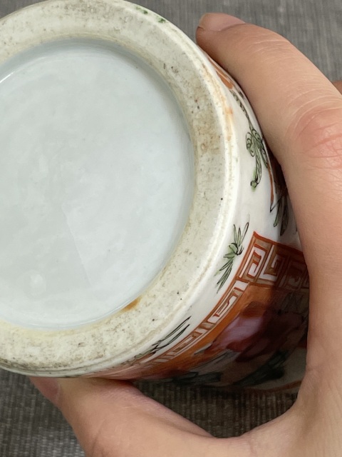 古玩陶瓷人物花鳥蝶紋廣彩筆筒拍賣，當前價格200元