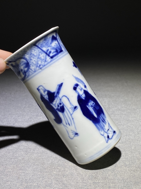 古玩陶瓷晚清人物紋青花花觚拍賣，當(dāng)前價(jià)格1480元