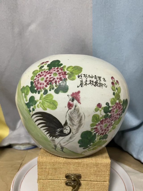 古玩陶瓷民國大雞圖彩繪西瓜罐拍賣,當前價格1200元