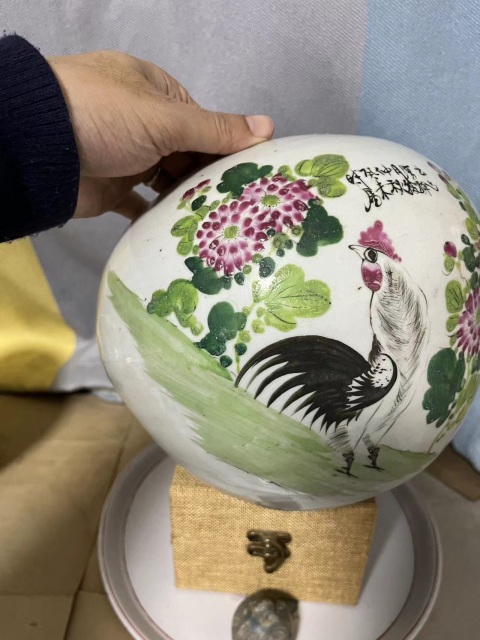 古玩陶瓷民國大雞圖彩繪西瓜罐拍賣,當前價格1200元