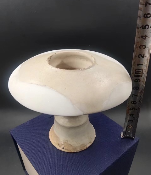 古玩陶瓷宋代?白釉行爐拍賣，當前價格2500元