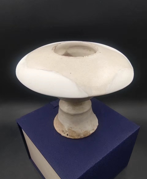 古玩陶瓷宋代?白釉行爐拍賣，當前價格2500元