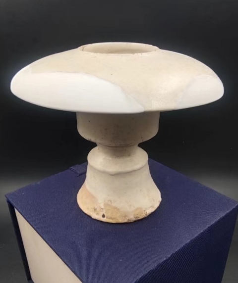 古玩陶瓷宋代?白釉行爐拍賣，當前價格2500元