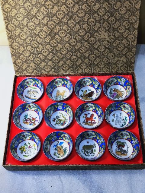 古玩陶瓷十二生肖圖紋杯拍賣，當前價格289元